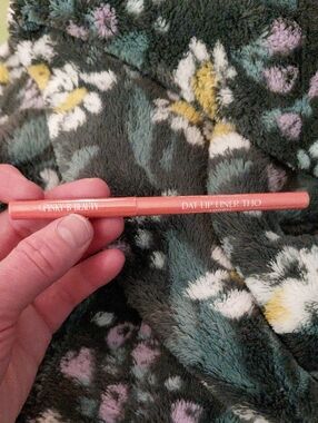 Pinky B Beauty 'Dat Lip Liner Tho' Nude Peach Lip Liner